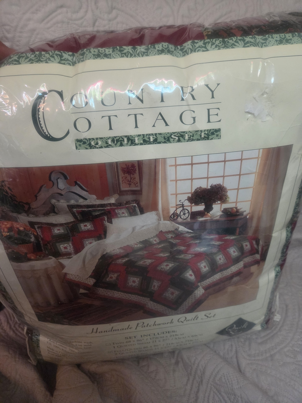 NWT Country Cottage Full/Queen Quilt Set